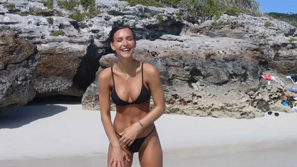 Rachel Cook Nude Beach Photoshoot Video Leaked - #17