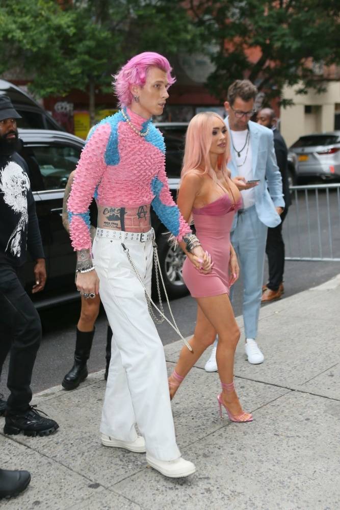 Megan Fox Looks Hot in Pink at 18Machine Gun Kelly 19s Life in Pink 19 Premiere in New York | Photo: 46992