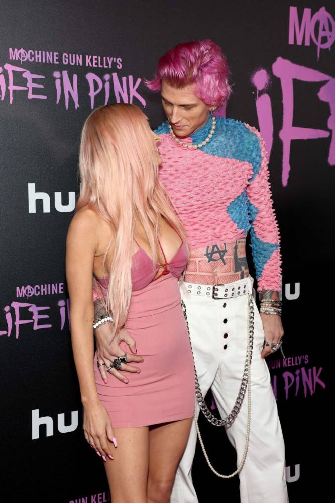 Megan Fox Looks Hot in Pink at 18Machine Gun Kelly 19s Life in Pink 19 Premiere in New York | Photo: 47024