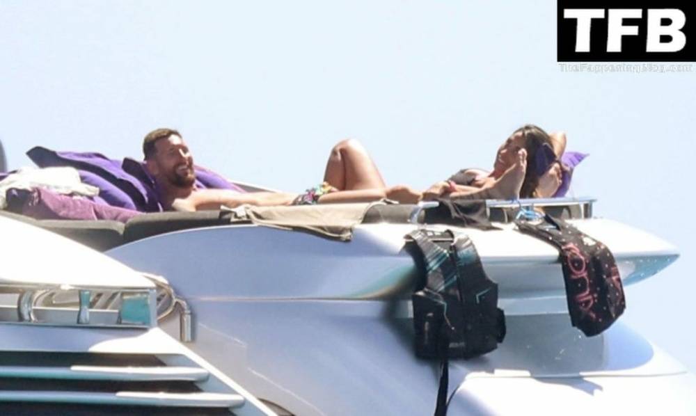Antonela Roccuzzo & Lionel Messi Enjoy Their Summer Break Out in Formentera - #2