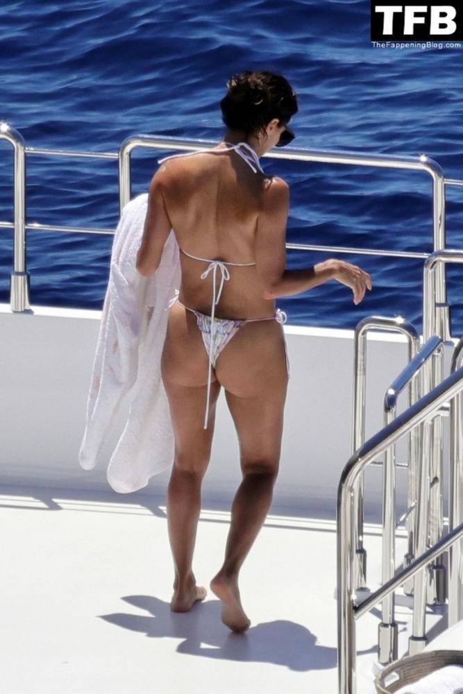 Eva Longoria Shows Off Her Sultry Figure Out on Her Family Holiday in Capri - #20