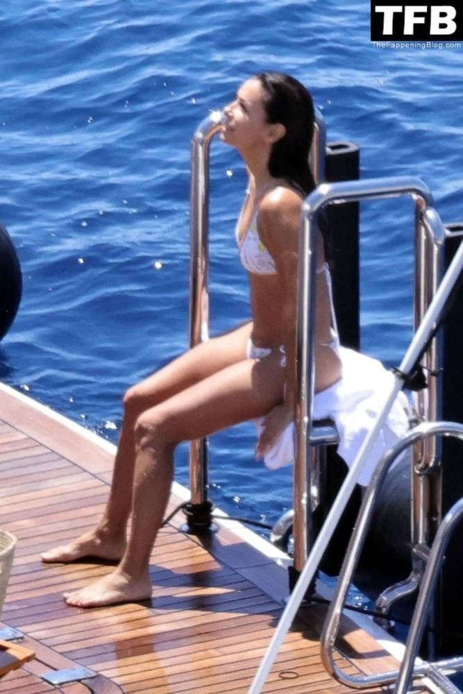 Eva Longoria Shows Off Her Sultry Figure Out on Her Family Holiday in Capri - #17