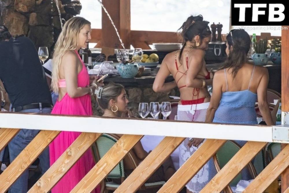 Kate Hudson is Seen on Her Family Trip to Nerano | Photo: 60040