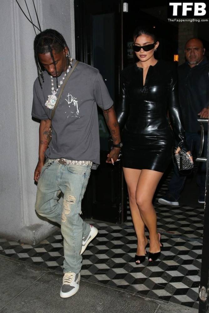 Kylie Jenner & Travis Scott Dine Out with James Harden at Celeb Hotspot Crag 19s in WeHo | Photo: 60151
