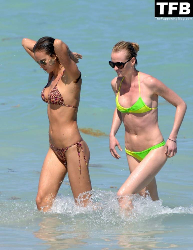 Irina Shayk & Anne Vyalitsyna Enjoy a Day on the Beach in Miami - #17