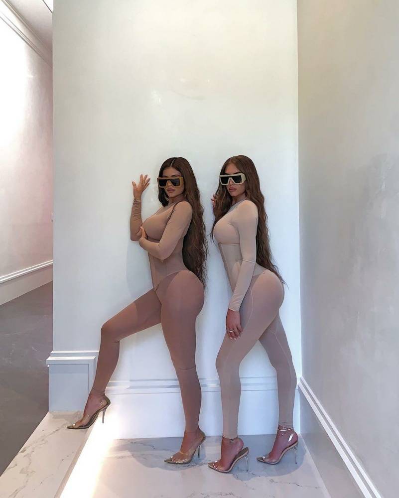 Kylie Jenner Lesbian Bikini See Through Dress Photoshoot Leaked | Photo: 12935