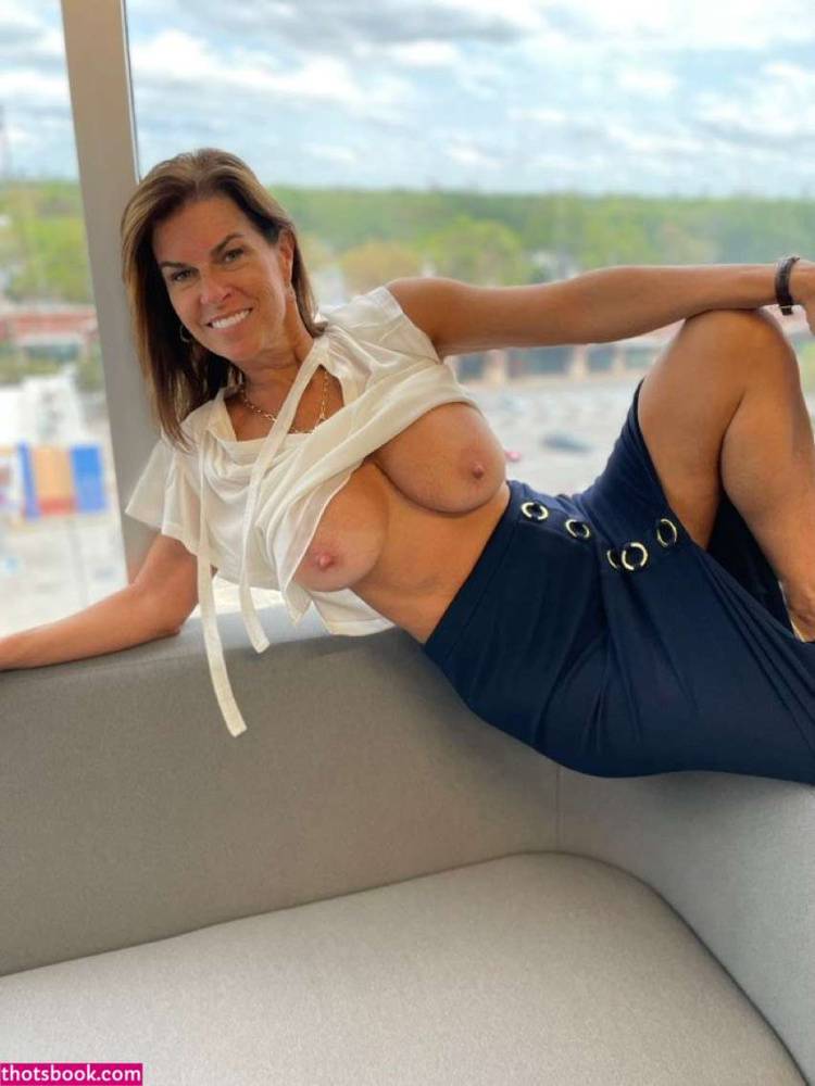 Mary Burke SexyMilfMary OnlyFans Photos #2 | Photo: 1860362