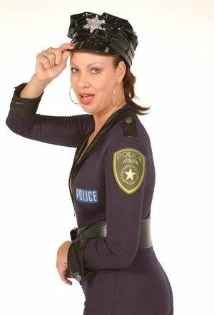 Hot MILF Vanessa Videl goes for a hot solo and dons her slutty police uniform - #main