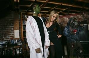 Naughty sciantists Rachel RoXXX and Kiara Diane fucking Frankenstein - #main