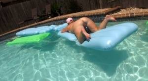 Fat amateur Dee Siren masturbates on an air mattress in a swimming pool - #main