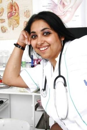 Fat Indian nurse Alice flashing upskirt underwear in hospital - India on galphoto.com