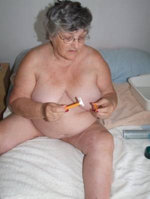 Obese woman Grandma Libby gives her underarms and snatch a fresh shave on galphoto.com