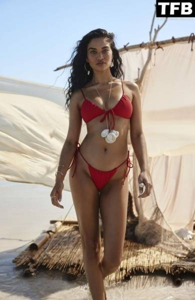 Shanina Shaik is the Face of Seafolly 19s 1CChase the Sun 1D Campaign on galphoto.com