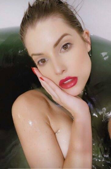 Amanda Cerny Nude Onlyfans Bath Set Leaked