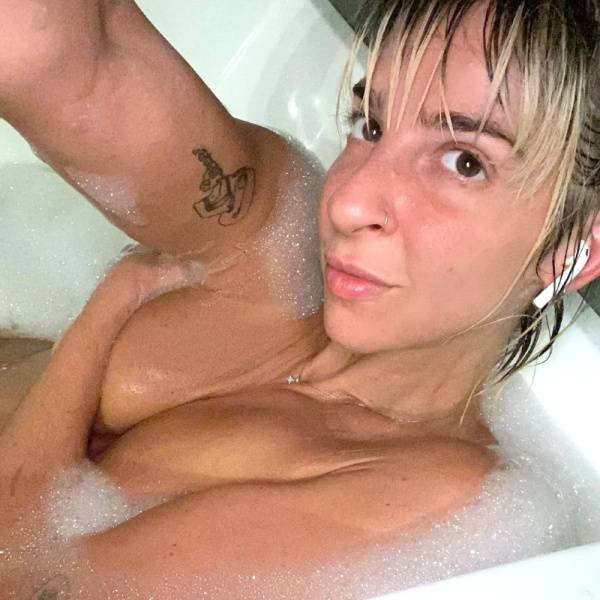 Gabbie Hanna Nude BathTub Leaked Photos